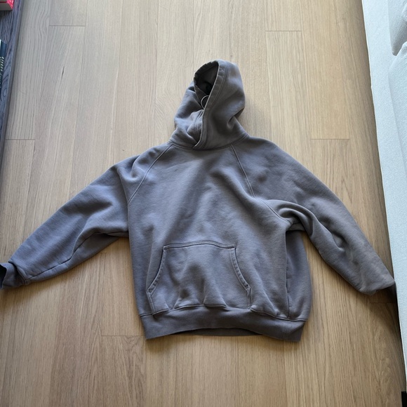 Aritzia Tops - Aritzia Mega Fit Sweatfleece Cozy Fleece Sweatshirt in Taupe. Size Small.